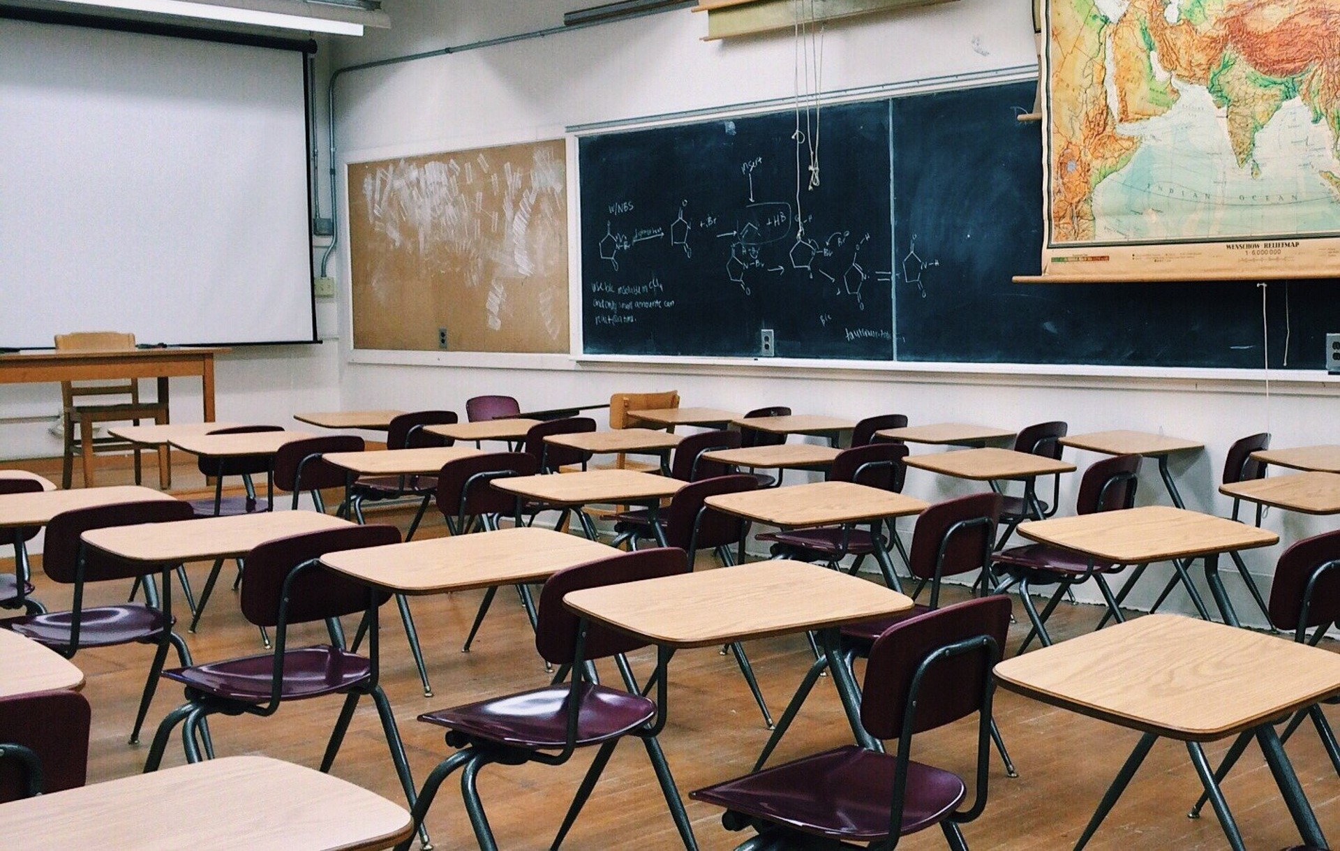 Sistemas de ventilação para escolas, institutos e universidades