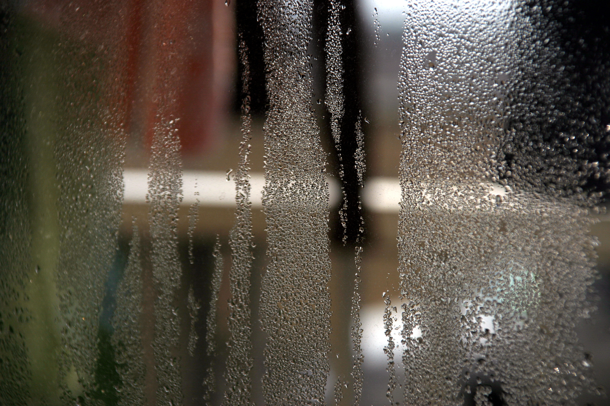 Cómo evitar la condensación de vapor de agua en tu hogar
