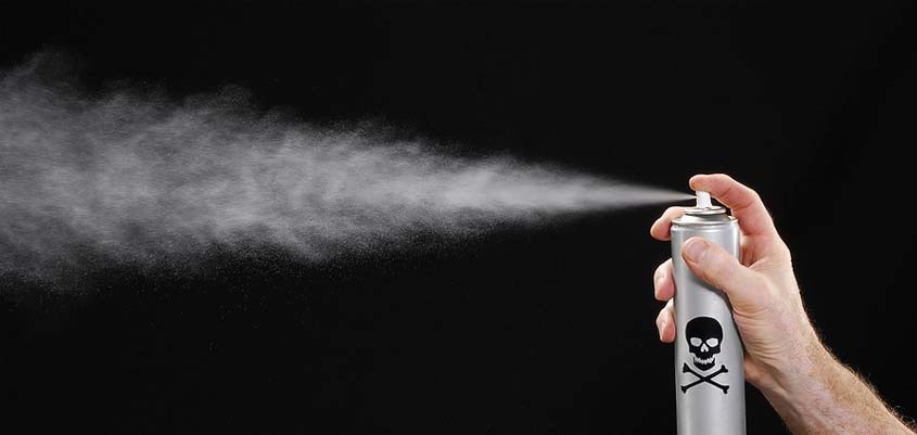 Evita los productos de limpieza que ensucian tu aire